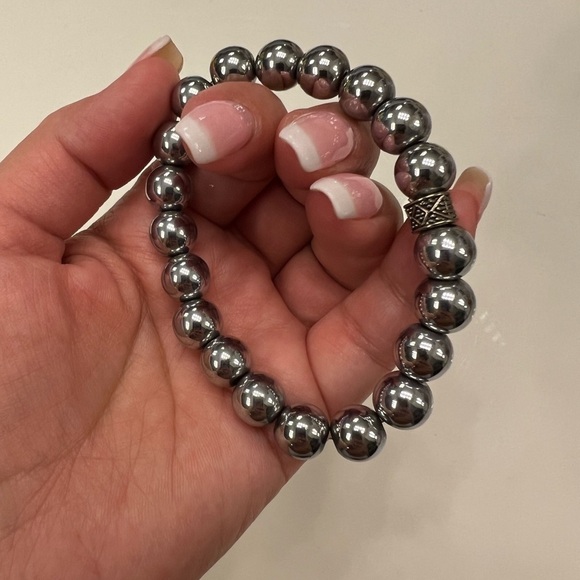 Hematite stretch bracelet, 10mm beads, fits 7” wrist - Picture 2 of 6